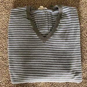 Gap v-neck sweater